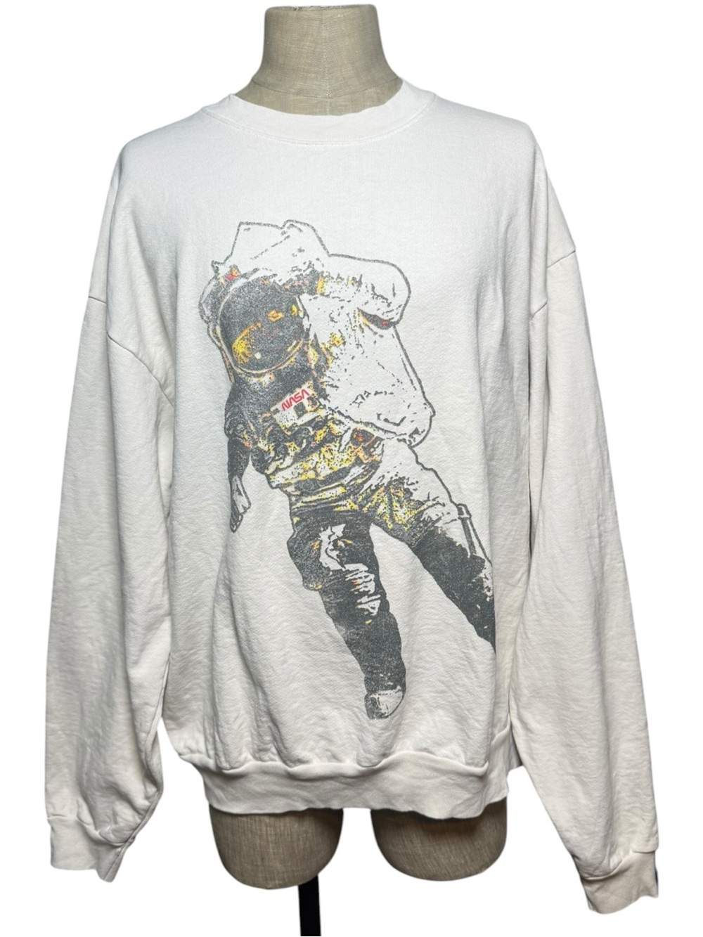 Kid Cudi To The Moon World Tour 2022 NASA Sweatshirt XL